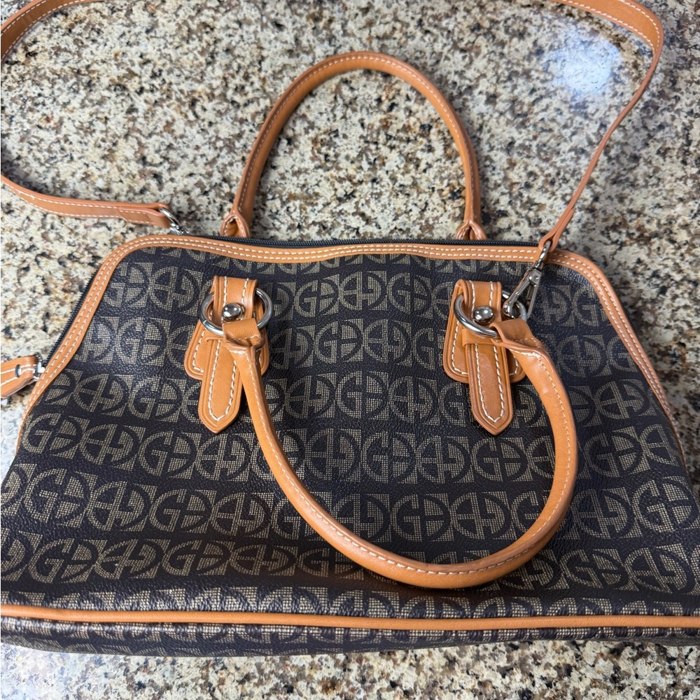 PurseN Black and Tan Satchel